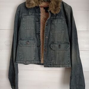 American Eagle Outfitters Vintage Denim Jacket with Faux Fur Collar Women's L